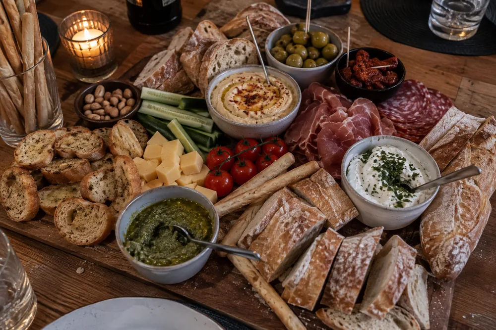 borrelplank-brood-toastjes-dips